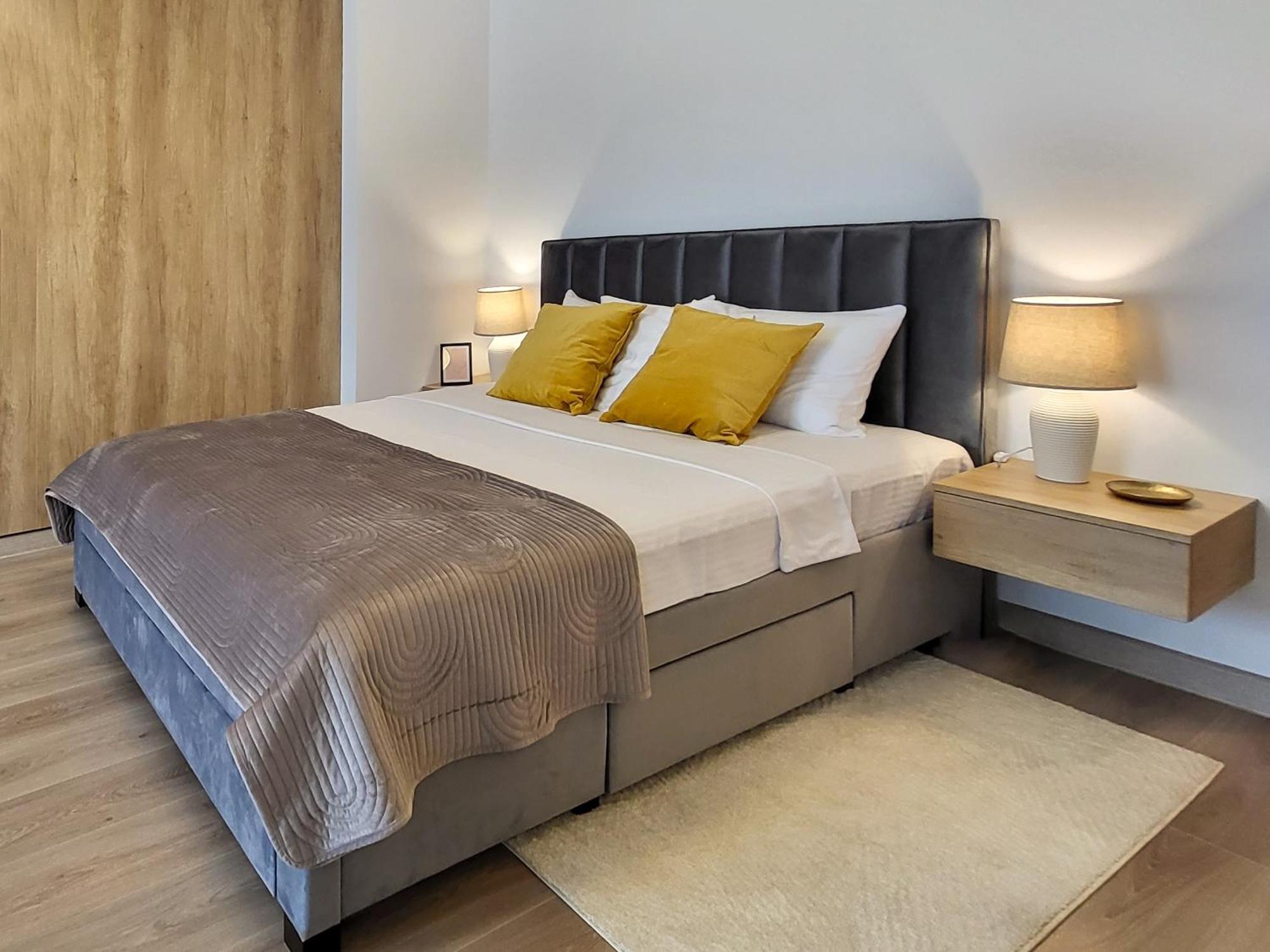 Apartament garsonieră cu pat king-size